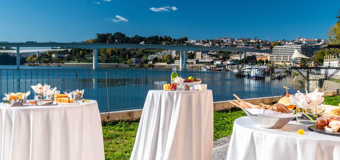 Pestana Douro Riverside - Preferred Hotels & Resorts, Lifestyle Valbom  المظهر الخارجي الصورة View of the Rhine from the hotel
