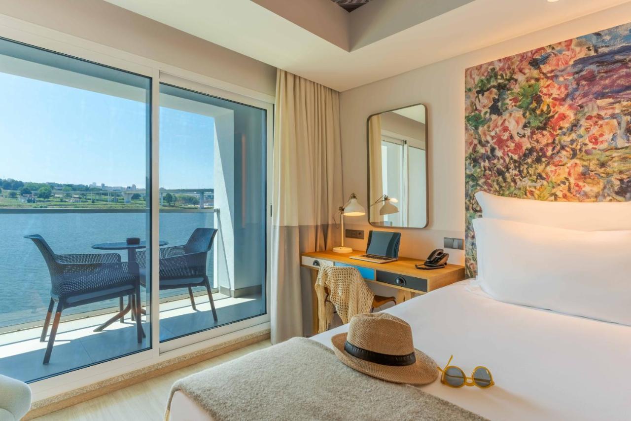 Pestana Douro Riverside - Preferred Hotels & Resorts, Lifestyle Valbom  المظهر الخارجي الصورة A room at the hotel
